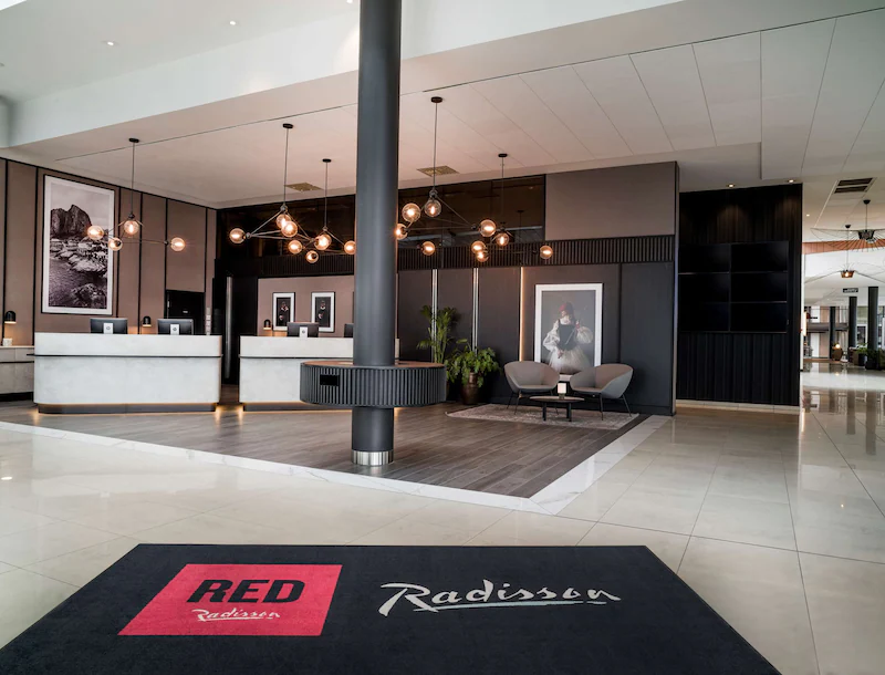 RADISSON HOTEL & CONFERENCE  AIRPORT HOTEL (EX PARK INN), 