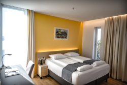 HOTEL SOUTH COAST, 