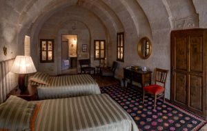 TEMENNI EVI LUXURY CAVE SUITES , hotel, sistemazione alberghiera